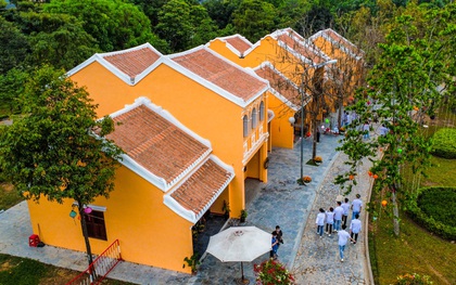 Ảnh: Phiên bản phố cổ Hội An tại Thanh Hóa thu hút nhiều người đến vui chơi chụp ảnh