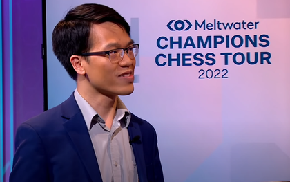 Lê Quang Liêm chiến thắng nội dung đặc biệt, nhận giải thưởng từ "Vua cờ" Magnus Carlsen