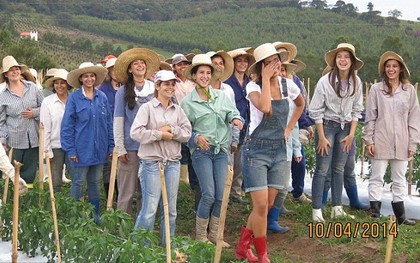 Ngôi làng kỳ lạ được ví như "Tây Lương Nữ Quốc" đời thực: Bói không ra bóng dáng đàn ông, phụ nữ hoàn toàn làm chủ cuộc sống