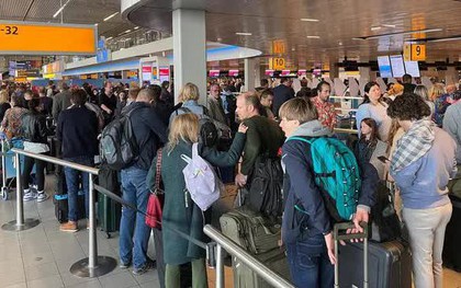 Sân bay lớn thứ 3 thế giới ở Hà Lan ngừng hoạt động do thiếu nhân viên an ninh