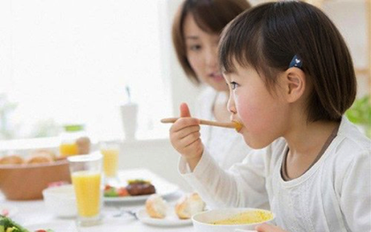 Lời khuyên của giáo sư đại học Thanh Hoa: Cha mẹ bớt bảo bọc, con sẽ trưởng thành tốt hơn