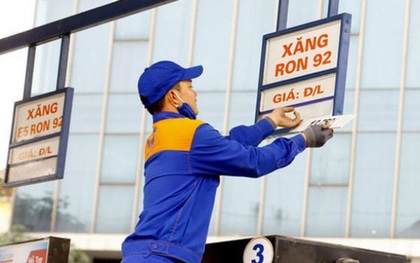 Giá xăng lập kỷ lục hơn 31.000 đồng/lít