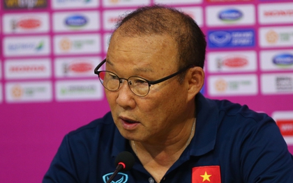 HLV Park Hang-seo giải thích lý do Quang Hải thi đấu tròn 90 phút
