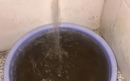 Nước máy chuyển màu bất thường, dân hoang mang không dám sử dụng