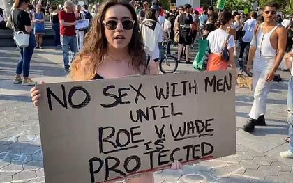 Phụ nữ Mỹ đòi "đình công tình dục" để phản đối luật cấm phá thai