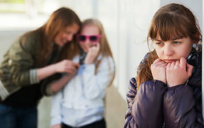 5 dấu hiệu cảnh báo con bạn đang có những tình bạn không lành mạnh: Cha mẹ cần can thiệp ngay trước khi quá muộn!