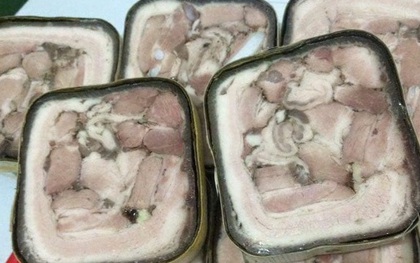 Độc đáo món giò "giải ngấy" làm từ thịt lợn nguyên tảng ở Thái Bình