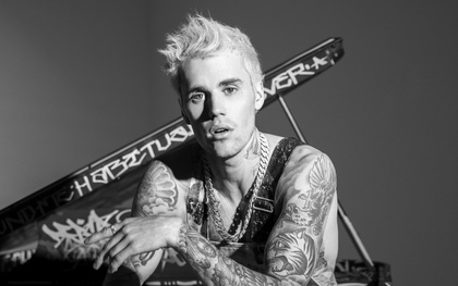 Justin Bieber hoãn show vì ốm nặng