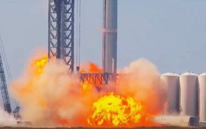 Tên lửa đẩy thử nghiệm nổ tung tại nhà máy SpaceX