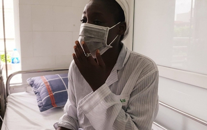 Nữ giáo viên tiếng Anh người Nigeria mắc sốt rét ác tính nguy kịch
