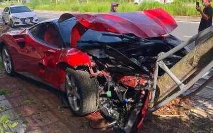 Siêu xe Ferrari 488 biến dạng sau khi húc đổ 2 cây xanh