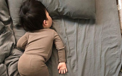 Trẻ ngủ sớm và trẻ ngủ muộn có sự khác biệt rõ ràng khi lớn lên: Không chỉ thấp còi mà còn giảm IQ đáng kể, bố mẹ cần lưu ý