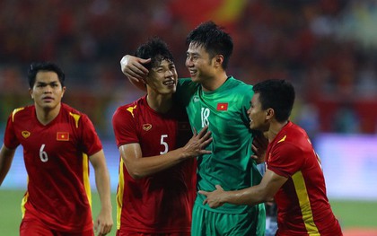 Cựu HLV Thái Lan lo đội nhà tụt lùi, so sánh lò đào tạo của Việt Nam với Bayern, Dortmund
