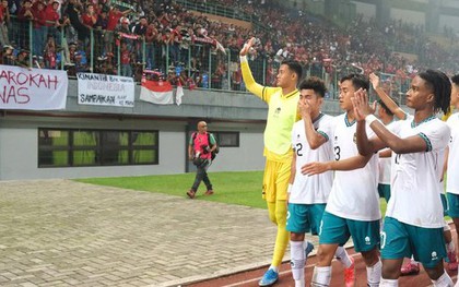 Báo Indonesia "dìm" CĐV Thái Lan và Việt Nam