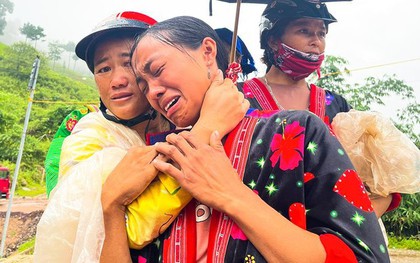 Vợ công nhân bị lũ cuốn vào hầm thủy điện ở Điện Biên chờ chồng suốt 48 tiếng