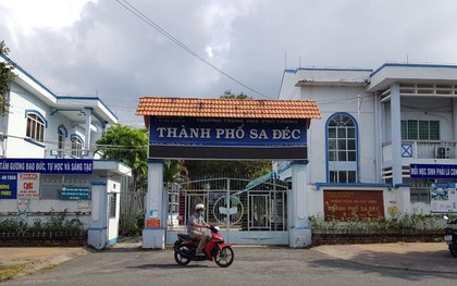 9 học sinh tại Đồng Tháp bị “giam” giấy báo dự thi THPT vì nợ học phí