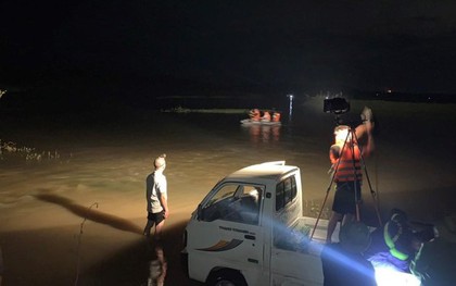 Sang nhà bà chơi, hai cháu bé đuối nước thương tâm