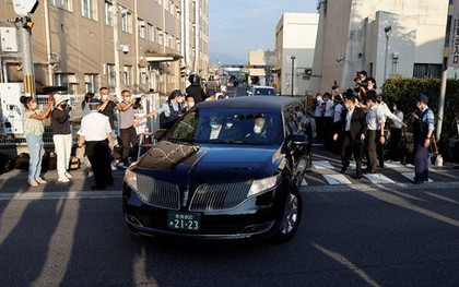 Thi thể cựu Thủ tướng Abe Shinzo được đưa đến Tokyo