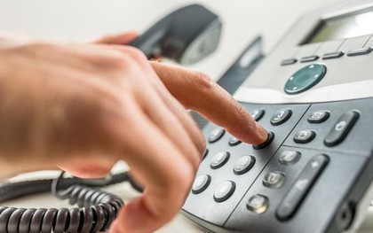 Cụ bà 82 tuổi mất 1,2 tỷ đồng sau khi nghe cuộc gọi của công an rởm