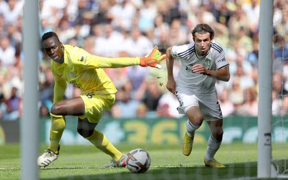 Thủ môn Mendy báo hại, Chelsea thảm bại trước Leeds