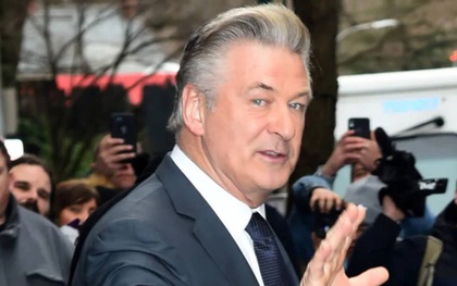 Hậu xả súng gây chết người trên phim trường, Alec Baldwin bị loại khỏi nhiều dự án