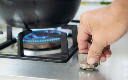 Bật bếp gas nhưng không lên lửa: Nếu bình gas vẫn còn, 5 điều này có thể là lý do