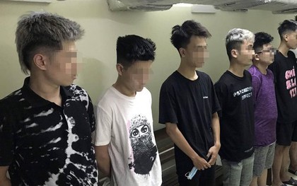 Tạm giữ nhóm "tổ lái" gây náo loạn đường phố Hà Nội