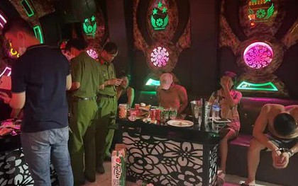 Bí mật bên trong tụ điểm Karaoke Hoài Thu 2 nức tiếng Quảng Bình