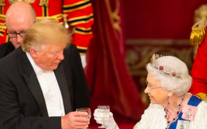 Cựu Tổng thống Trump tiết lộ điều Nữ hoàng Elizabeth nói với ông về các thủ tướng Anh