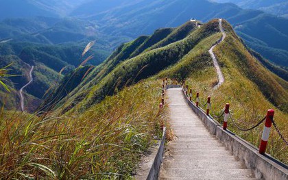 Ở Quảng Ninh  có một vùng núi cheo leo, được mệnh danh là 1 trong những nơi khó đi nhất Việt Nam