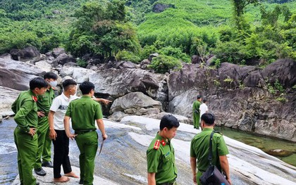 Đi tắm suối sau lễ khai giảng, 2 học sinh chết đuối