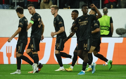 Arsenal thắng sát nút trong trận ra quân Europa League