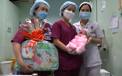 Gặp những "bà Mụ" hộ sinh cho những em bé đầu tiên chào đời vào đúng khoảnh khắc giao thừa 2023