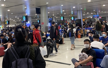 Thời tiết xấu khiến 15 chuyến bay ở Đà Nẵng phải hoãn hủy, hạ cánh xuống sân bay khác