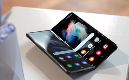 Samsung Galaxy Z Fold 5 có thể sẽ sử dụng bản lề “giọt nước”, giúp nếp gấp màn hình hoàn toàn biến mất