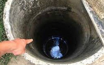 Phát hiện mẹ 19 tuổi và con hơn 3 tháng tuổi tử vong dưới giếng