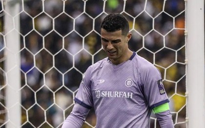 Ronaldo bị HLV Al-Nassr trách cứ sau trận thua