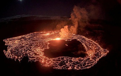 Núi lửa Kilauea ở Mỹ phun trào, lo khí độc phát tán