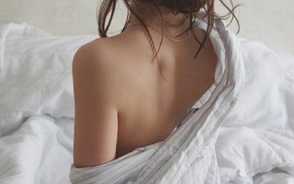 Cưới nhau rồi sinh con, vợ bất ngờ "tố" chồng quan hệ tình dục với mình khi chưa đủ 16 tuổi