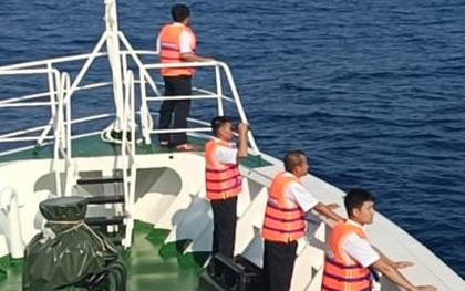 Trưa mai, 80 ngư dân trên 2 tàu chìm được cứu vớt về đến đất liền