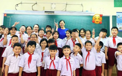 Giữa tin hẹn hò và kết hôn, Ánh Viên rạng rỡ đi tuyên truyền phòng chống đuối nước