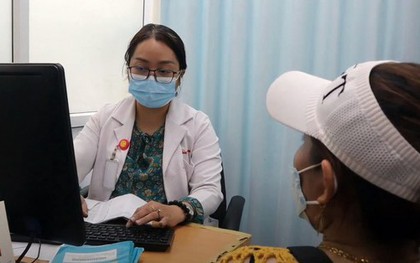 Mang họa khi lạm dụng viên uống trắng da