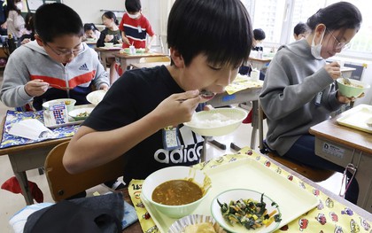 "Bữa trưa miễn phí" lan rộng tại Nhật Bản