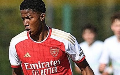 Cầu thủ trẻ Arsenal ghi 10 bàn vào lưới U16 Liverpool