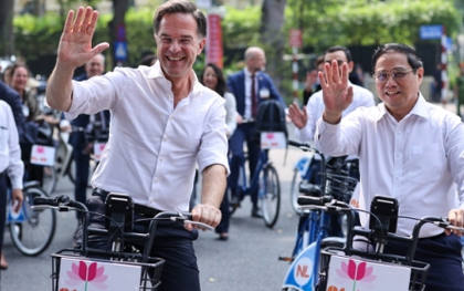 Chân dung Thủ tướng Hà Lan Mark Rutte: Thích đi xe đạp, vẫn đi dạy vào thứ Năm hàng tuần