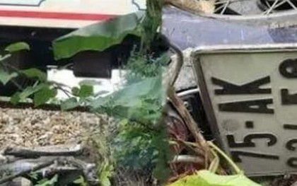 Vượt đường sắt bằng lối đi tự mở, nữ sinh lớp 11 bị tàu hỏa tông chết