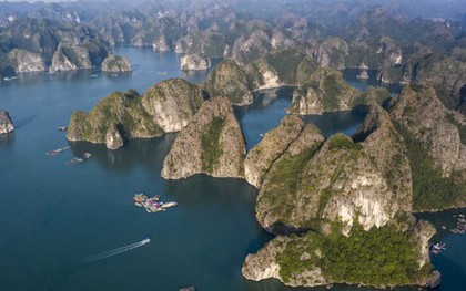 Báo quốc tế ca ngợi Vịnh Lan Hạ là một trong những điểm đến có cảnh biển đẹp nhất Trái đất
