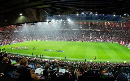 Old Trafford lại dính phốt, MU bị điều tra an toàn thực phẩm