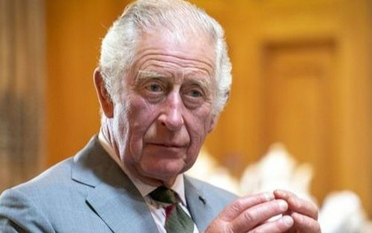 Tiệc Giáng sinh chán ngắt của Vua Charles