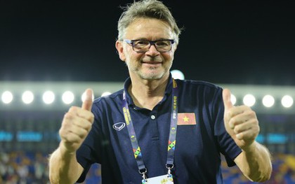 HLV Troussier công bố danh sách tuyển Việt Nam dự Asian Cup 2023 theo cách chưa từng có